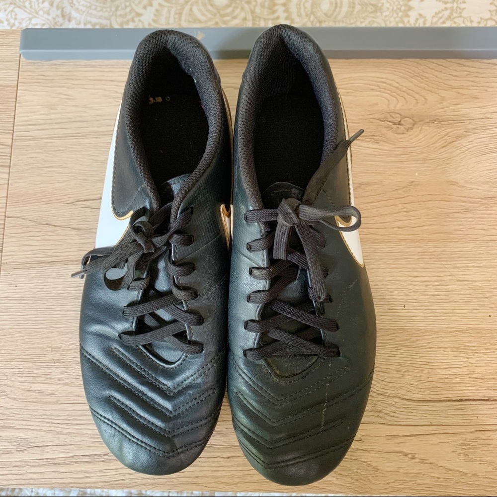 Black Tiempo Cleats Nike - Picture 2 of 5